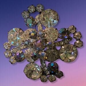 JULIANA, D & E, DELIZZA & ELSTER RHINESTONE BROOCH
